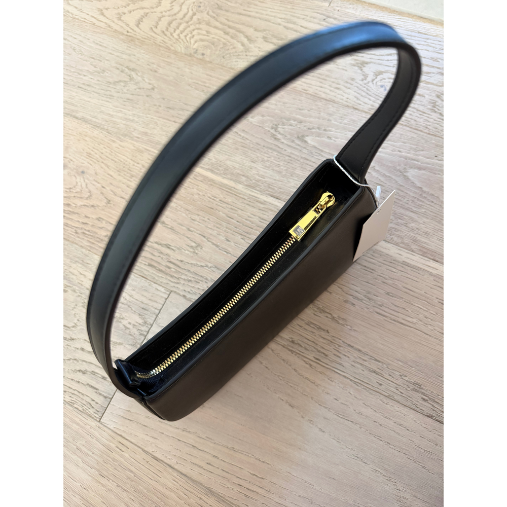 Aupen Black Handbag - Picture 2 of 5